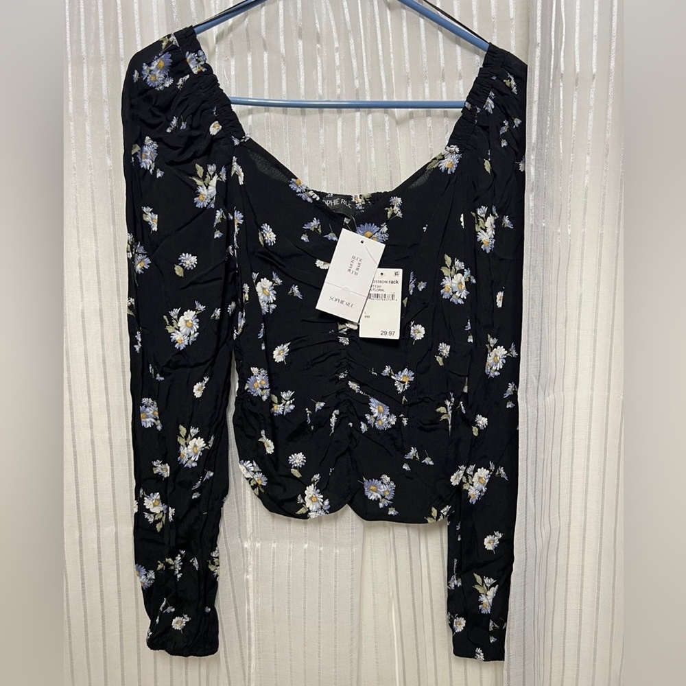 “Sophie Rue” SZ (L) Crop Top Black, Floral NWT Stretch, Long Sleeve